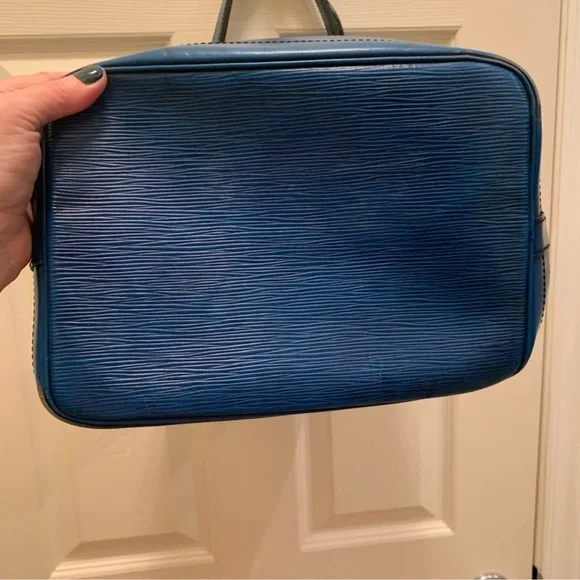 Louis Vuitton Epi GM Noe Toledo Blue Large size authentic